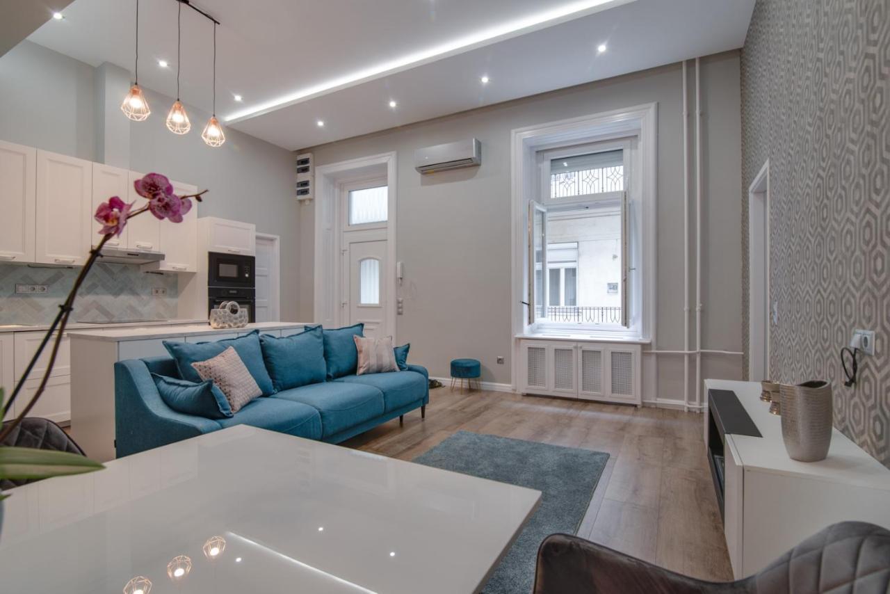 Helios Downtown Martha Apartment Budapest Ngoại thất bức ảnh