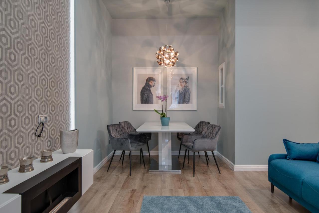 Helios Downtown Martha Apartment Budapest Ngoại thất bức ảnh